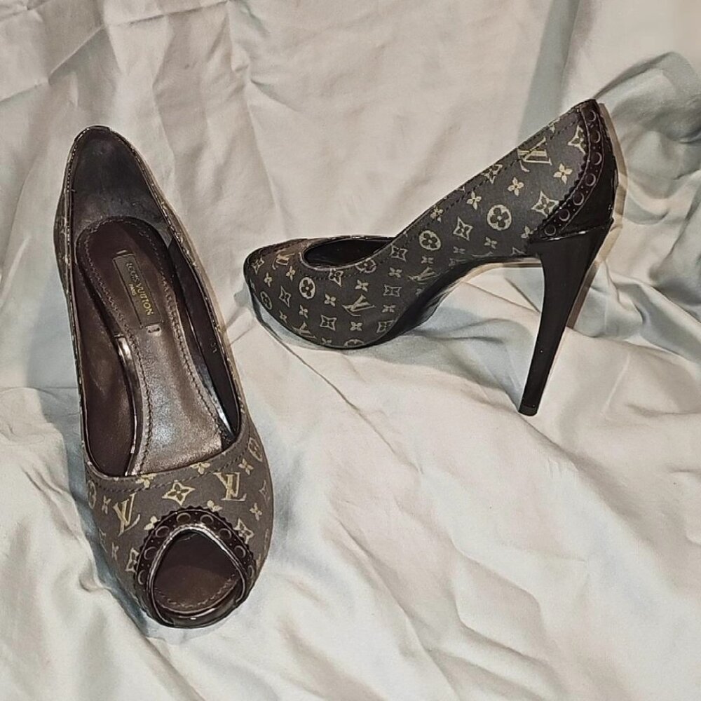 Louis Vuitton - LV Monogram heels